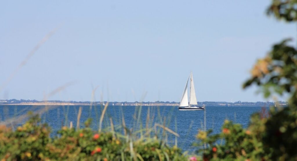 Udsigt til Lillebælt i nærheden af sommerhusene i Købingsmark på Nordals