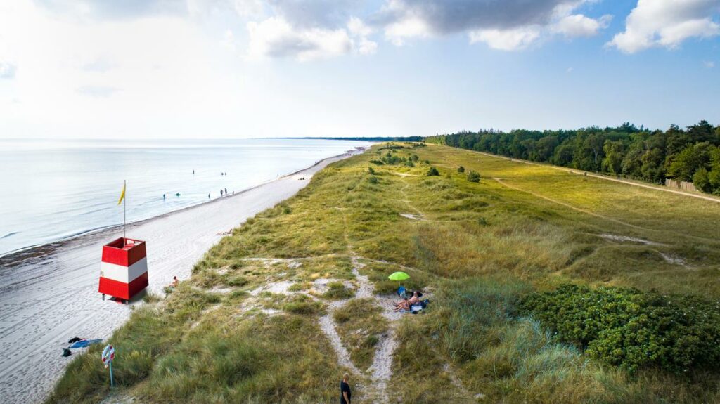 Nyd strand på marielyst og book et sommerhus Marielyst