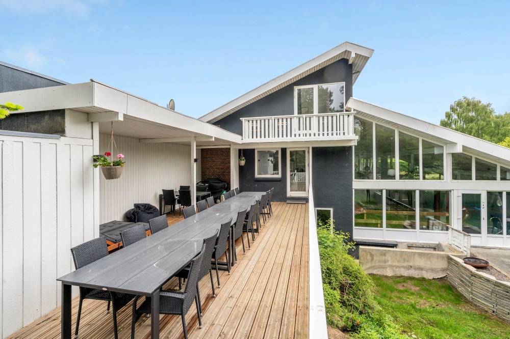 Luksushus nr. 373 har en dejlig terrasse med gode havemøbler til 20 personer.