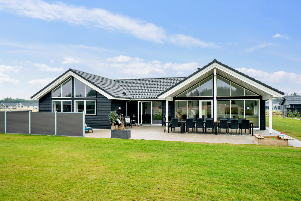 Sommerhus til 18 personer med swimmingpool beliggende i Houstrup Strand