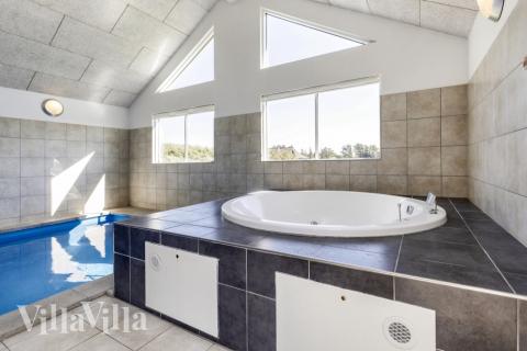 Nyd varmen i spaen i luksushus nr. 267 i Nordjylland