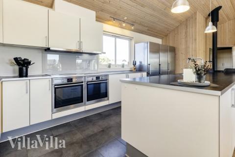 Køkkenet i luksushus nr. 267 er udstyrret, så I let kan lave mad til 20 personer.