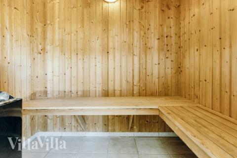 Nyd varmen i saunaen i luksushus nr. 267 til 20 personer