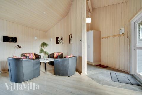 Luksushus 194 til 20 personer byder på et stort aktivitetsrum med bl.a. billard og dart