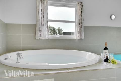 Nyd varmen i spaen i luksushus nr. 194 i Nordjylland