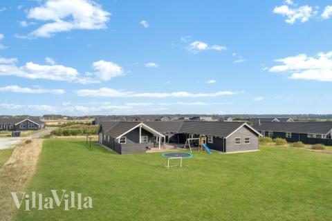 Flot sommerhus nr. 194 med god plads til op til 20 personer