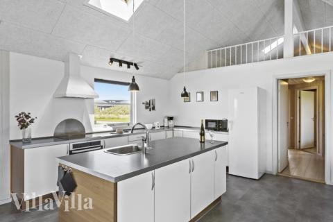 Køkkenet i luksushus nr. 193 er udstyrret, så I let kan lave mad til 16 personer.