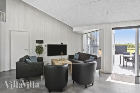 Aktivitetsrum i luksushus nr. 193 med 6 soveværelser og plads til 16 personer.