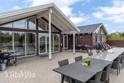 Dette skønne poolhus nr. 304 med plads til 18 personer ligger i Nordjylland