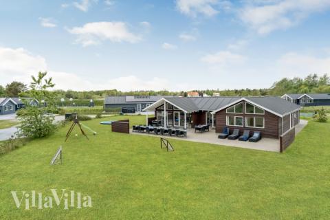 Flot sommerhus nr. 304 med god plads til op til 18 personer