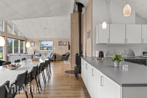 Køkkenet i luksushus nr. 304 er godt indrettet.