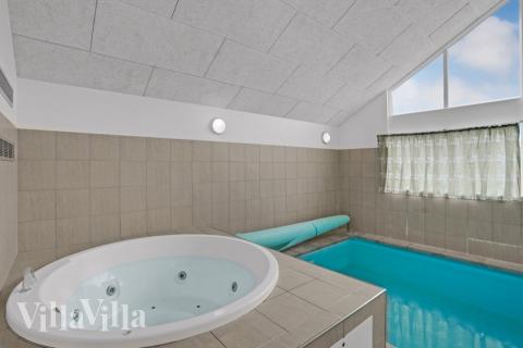 Nyd varmen i spaen i luksushus nr. 271 i Sydjylland