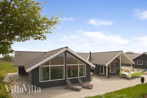 Dette luksushus med pool og aktivitetsrum danner de perfekte rammer om en fantastik ferieoplevelse på halvøen Kegnæs på Als