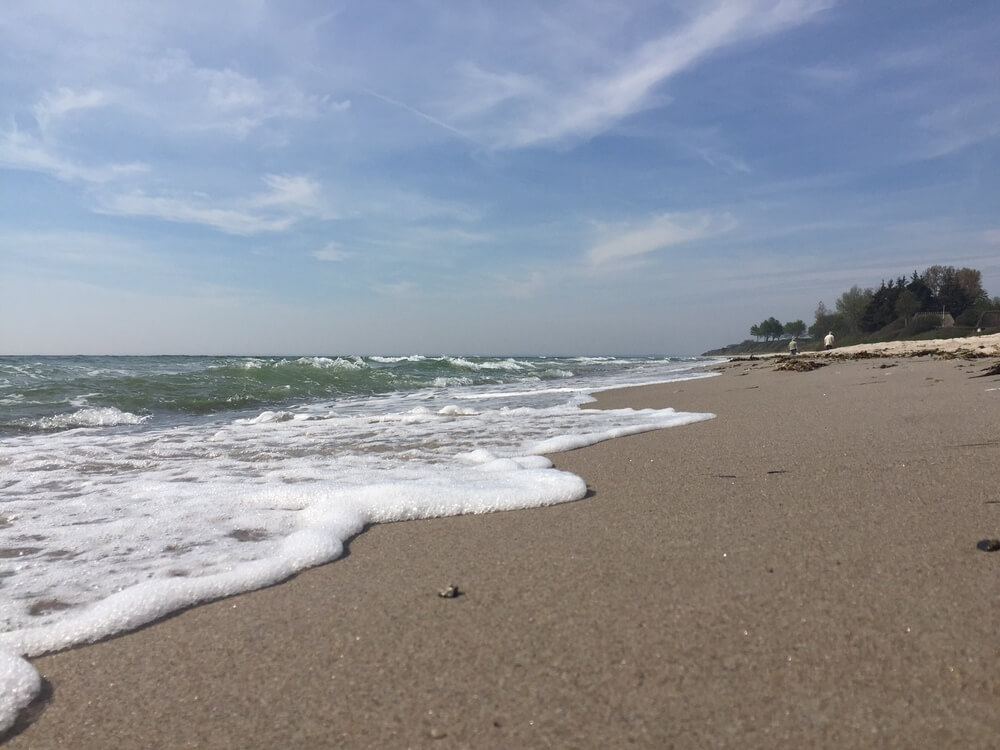 Stranden nær luksushus nr. 234 i Sydjylland indbyder til en gåtur.