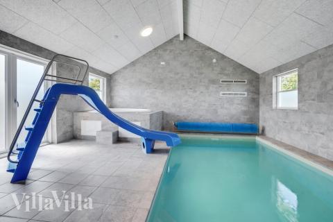 Tag en dukkert i poolen i luksushus nr. 246 i Sydjylland.