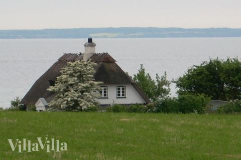 Det skønne område Sydjylland indbyder til et ophold i luksushus nr. 241.