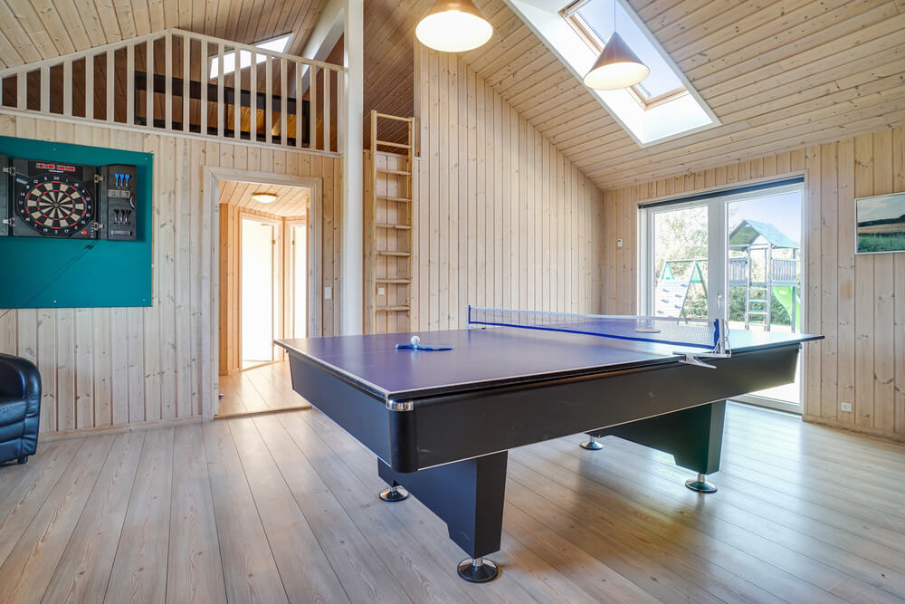 Ud over de mange timer, man kan bruge i husets pool-afdeling, så byder luksushus 241 også på billard/bordtennis og dart