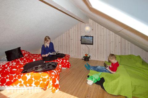 Til børn og unge er der indrettet et fristed på hemsen