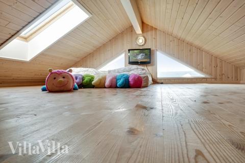 Nogle af de 20 sovepladser findes på hemsen i luksushus nr. 237