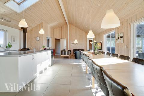 Opholdsrum med plads til 20 i luksushus nr. 237.