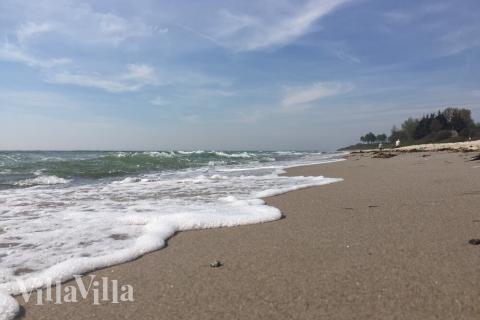 Stranden nær luksushus nr. 262.