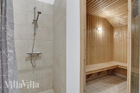 Nyd varmen i saunaen i luksushus nr. 262 til 14 personer