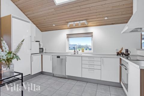 Køkkenet i luksushus nr. 262 er godt indrettet.