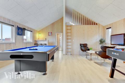 Aktivitetsrum i luksushus nr. 280 med 7 soveværelser og plads til 18 personer.