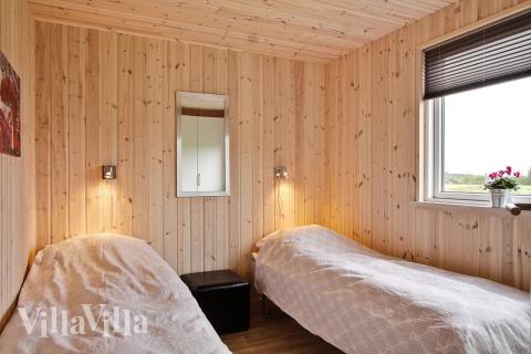 Hver soveafdeling med 3 soveværelser har sit eget badeværelse med gulvvarme