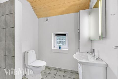 Ét af badeværelserne i luksushus nr. 145