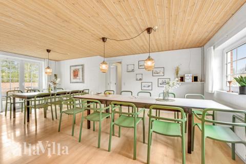 Det store lyse opholdrum i luksushus nr. 145 til 22.