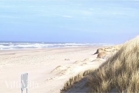 Stranden nær luksushus nr. 145.