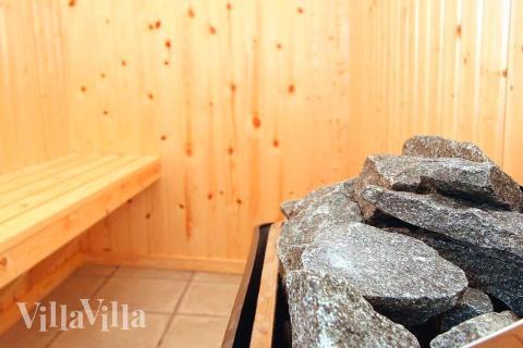 Nyd varmen i saunaen i luksushus nr. 168 til 24 personer