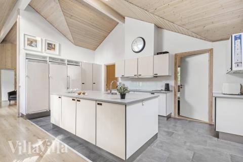 Køkkenet i luksushus nr. 197 er udstyrret, så I let kan lave mad til 22 personer.