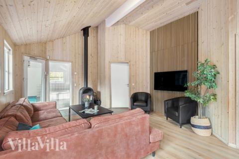 Sofaen i luksushus 197 i Vestjylland indbyder til brætspil eller at se en film sammen.