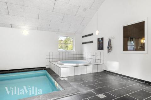 Den lækre pool i luksushuse nr. 197 til 22 personer