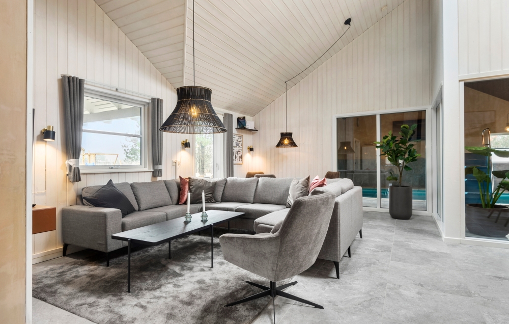 Sofaen i luksushus 167 i Vestjylland indbyder til brætspil eller at se en film sammen.