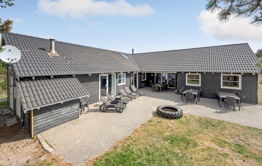 Dette skønne poolhus nr. 167 med plads til 24 personer ligger i Vestjylland