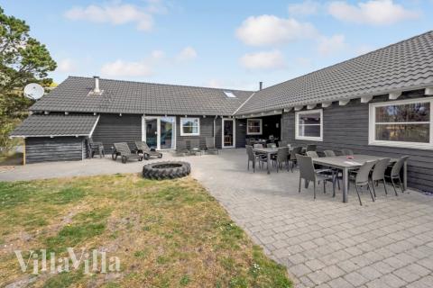 Luksushus nr. 167 har en dejlig terrasse med gode havemøbler til 24 personer.