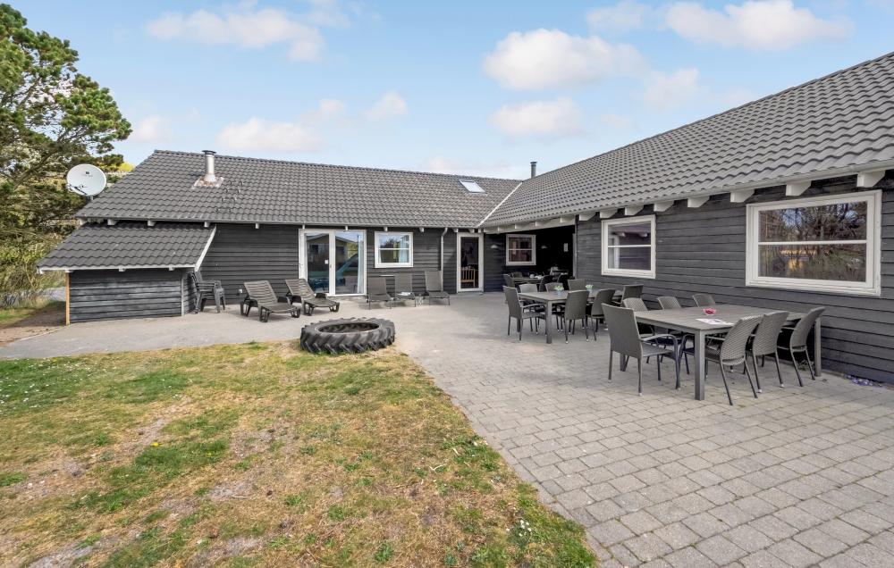 Luksushus nr. 167 har en dejlig terrasse med gode havemøbler til 24 personer.