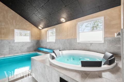 Nyd varmen i spaen i luksushus nr. 167 i Vestjylland