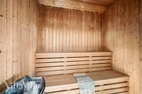Nyd varmen i saunaen i luksushus nr. 176 til 24 personer