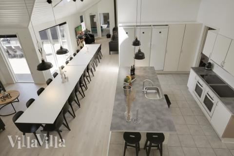 Det store lyse opholdrum i luksushus nr. 207 til 26.