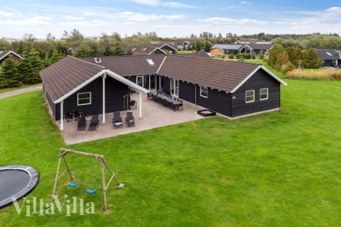 I Lolland/Falster/Møn ligger dette fine poolhus nr. 207 med plads til 26 personer.