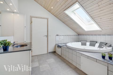 Ét af badeværelserne i luksushus nr. 232