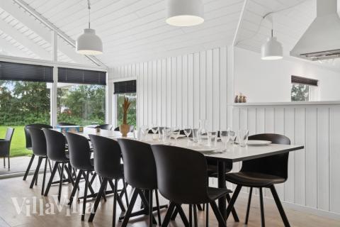 Det store lyse opholdrum i luksushus nr. 212 til 14.