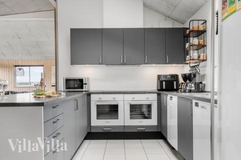 Køkkenet i luksushus nr. 294 er godt indrettet.