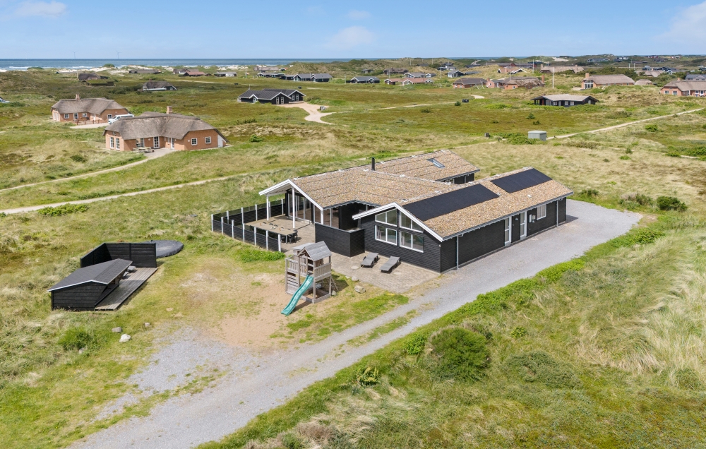 Dette skønne poolhus nr. 294 med plads til 18 personer ligger i Vestjylland