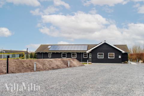 Flot sommerhus nr. 201 med god plads til op til 24 personer