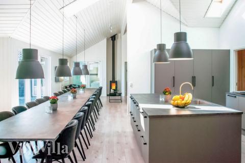 Det store lyse opholdrum i luksushus nr. 201 til 24.